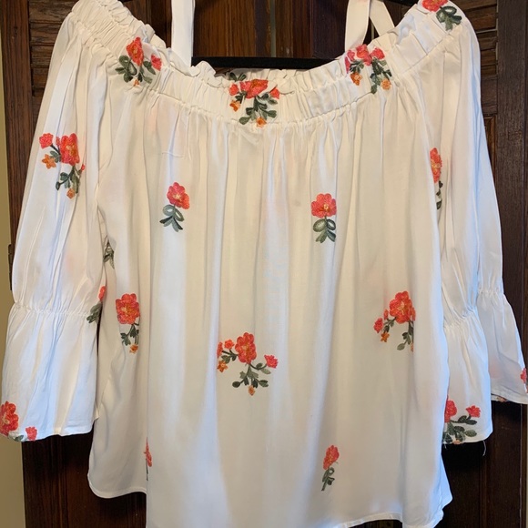 Maurices Embroidered off the shoulder shirt L - Picture 2 of 3
